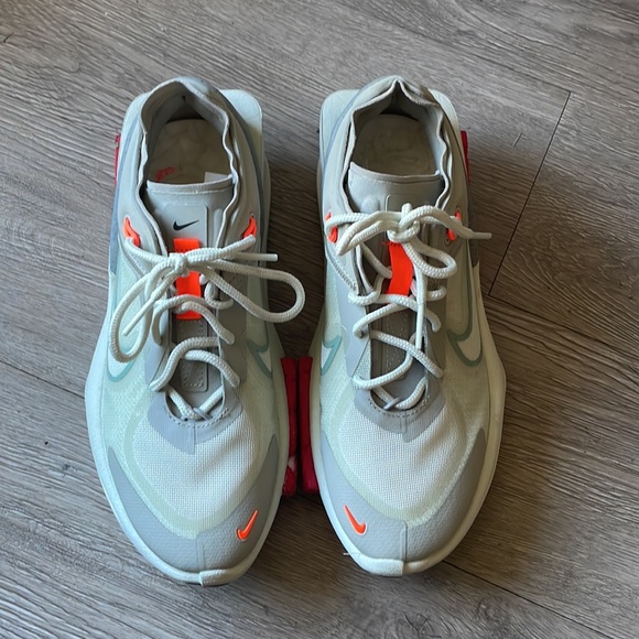 *SOLD* Nike Fontanka Edge Sneaker (Stone Khaki) - Picture 2 of 9